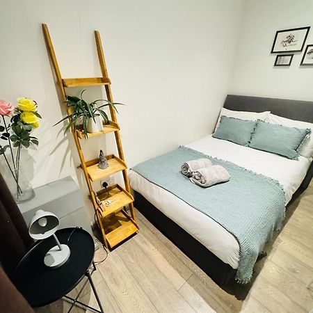 "Spacious Family, Friendly" 1 Bedroom In Kings Cross, St Pancras!!!118A Londýn Exteriér fotografie